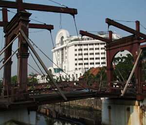 ���ˋ��ƃz�e���E�o�^���B�A