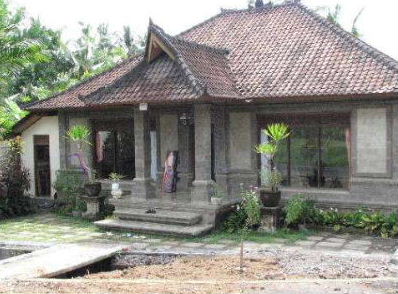 �����H�����̃M�������[�̒�