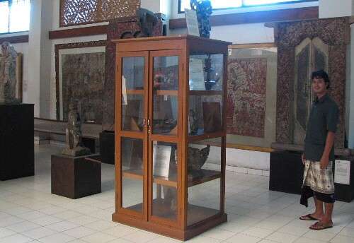 �O�i���T���p�ق̓W����