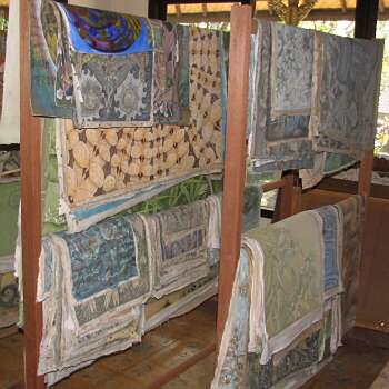 �Â��G��̕ۑ�����Ă���l�q